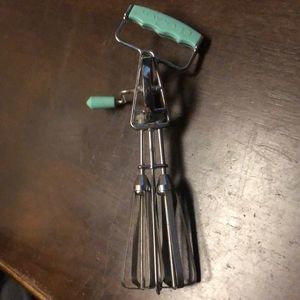 Vintage Maynard hand mixer